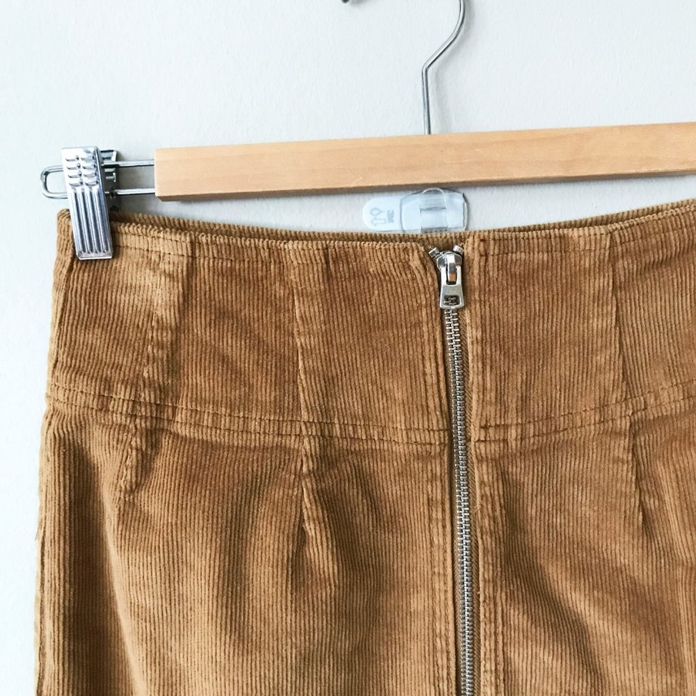 Like New Caramel Brown Corduroy Zip Front Skirt Size 2 Worn Once by Wild Fable - Picture 3 of 4